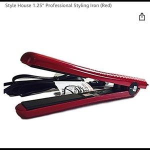 Style House 1.25” flat iron